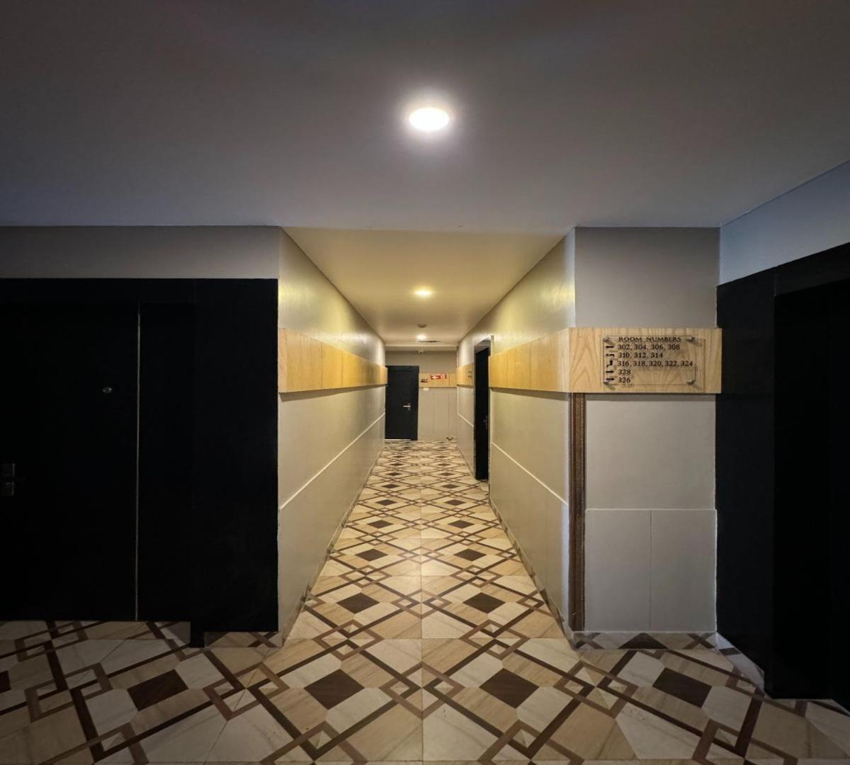 Hotel Runway Inn Pura Raghunāth Buitenkant foto