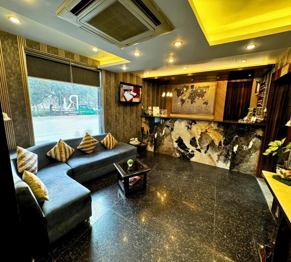 Hotel Runway Inn Pura Raghunāth Buitenkant foto