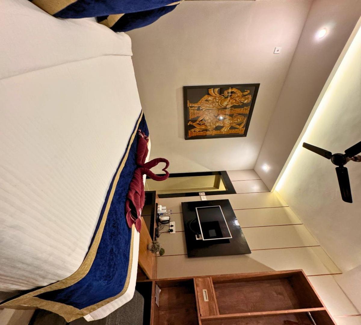 Hotel Runway Inn Pura Raghunāth Buitenkant foto